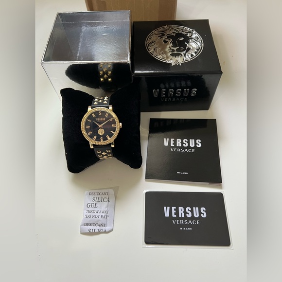 Versus Versace Gold and Black - Picture 4 of 9